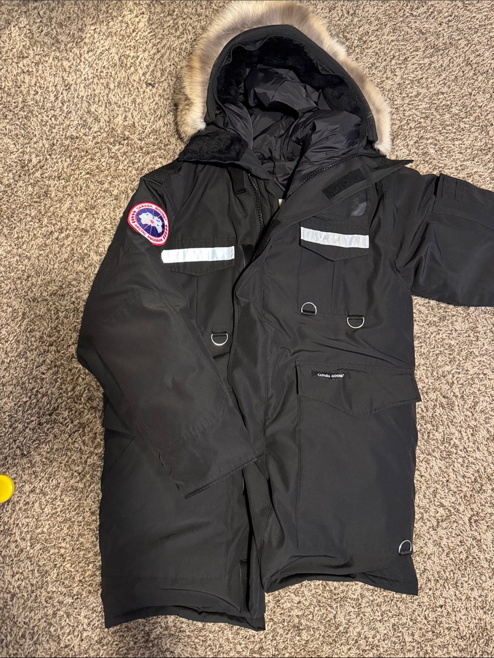 Canada Goose men Black Hooded Puffer Parka with Fur Trim